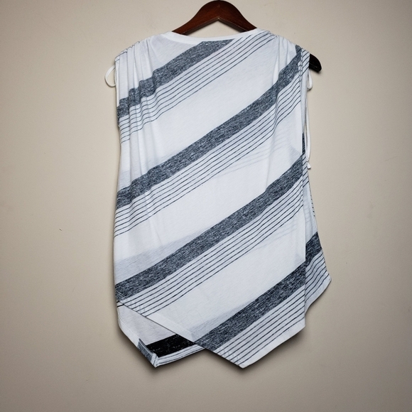 VINCE CAMUTO White Asymmetrical Top - Picture 5 of 5